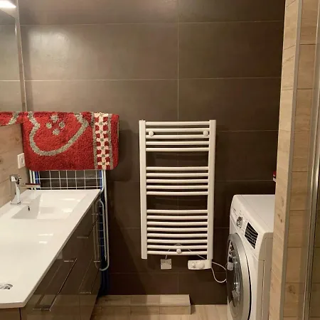 Appartamento : Cosy 2 Chambres, Balcon, Wifi Et Parking Inclus - Fr-1-198-249 *