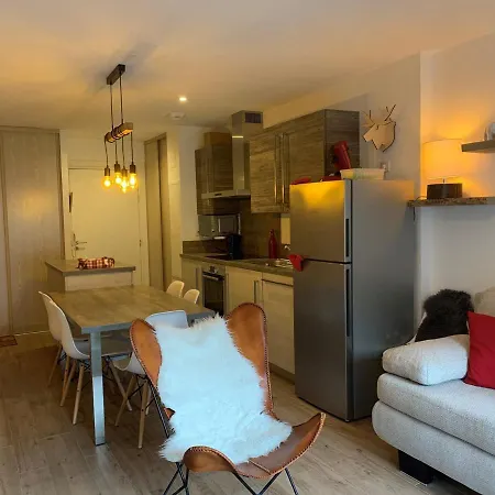 : Cosy 2 Chambres, Balcon, Wifi Et Parking Inclus - Fr-1-198-249 * Châtel